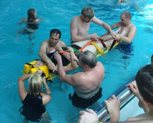 Rettungsschulung im Phönix-Bad